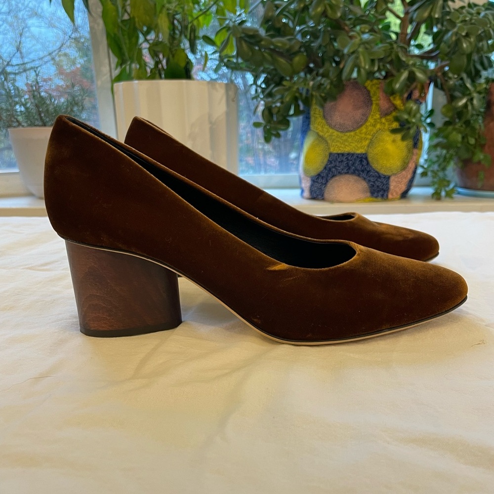 Zero + Maria Conejo Heels